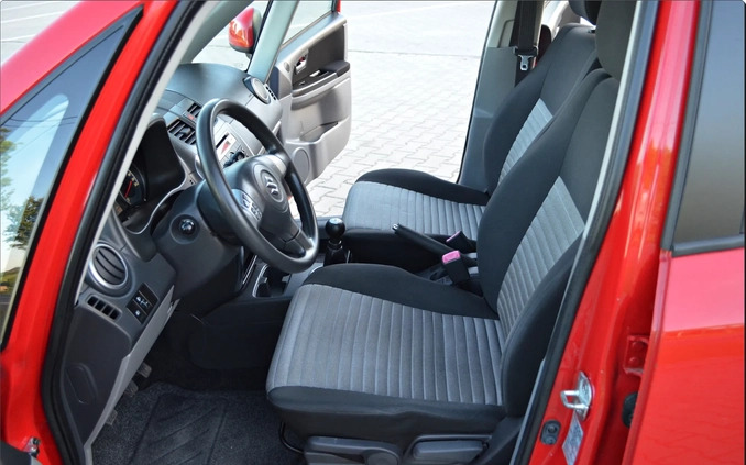 Suzuki SX4 cena 31900 przebieg: 93865, rok produkcji 2013 z Piastów małe 562